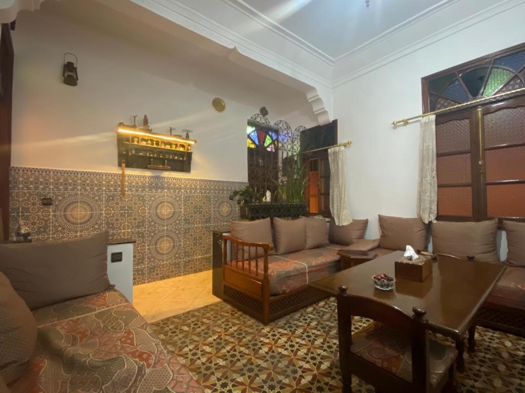 Appartement Meuble 5 Personnes En Plein Centre Ville Rabat Eksteriør billede